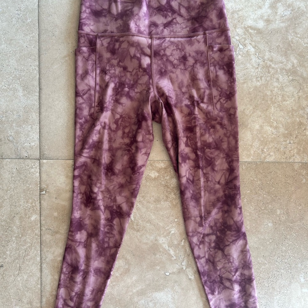 Athleta Salutation Stash Pocket II 7/8 Leggings, Small